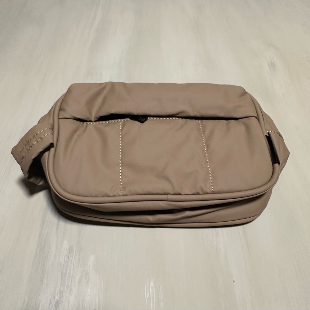 CALPAK Luka small makeup bag
